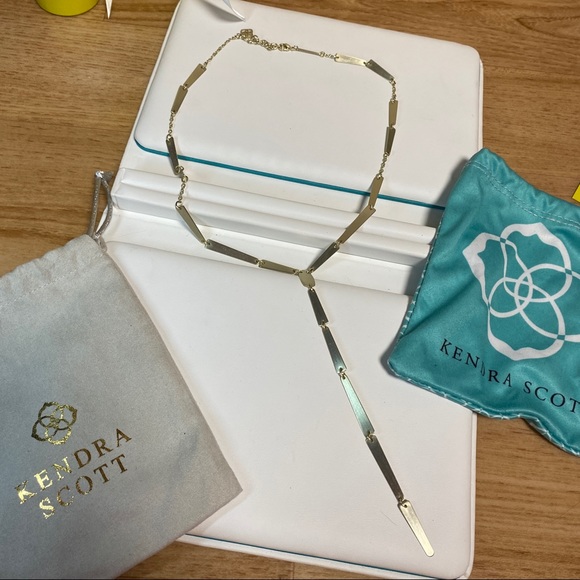 Kendra Scott Jewelry - Kendra Scott Gail Y gold necklace